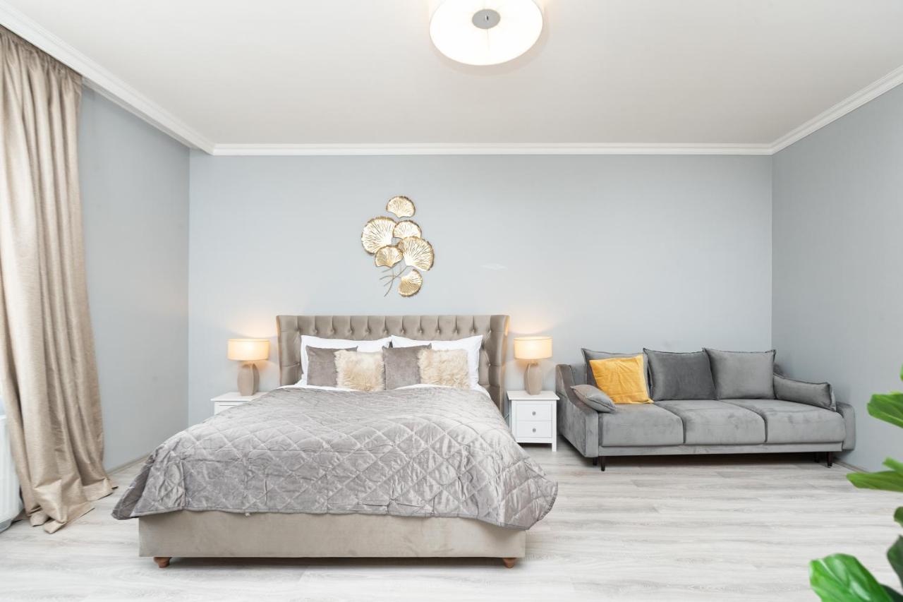 Luxury Central 150M2 Apartment On Wencelas Square With Private Garage — Photos 2